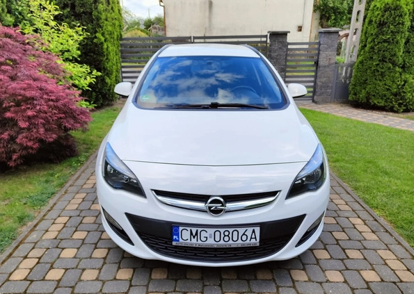 Opel Astra cena 31900 przebieg: 167000, rok produkcji 2014 z Strzelno małe 56